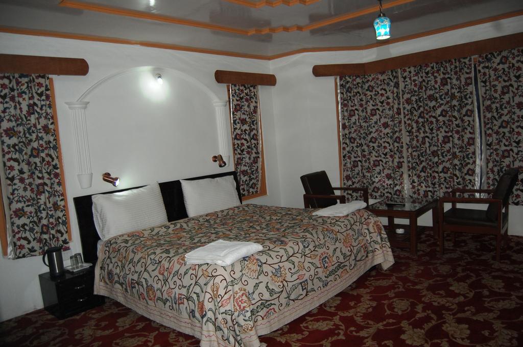 Hotel Paradise Inn Pahalgam Ngoại thất bức ảnh