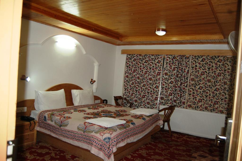 Hotel Paradise Inn Pahalgam Ngoại thất bức ảnh