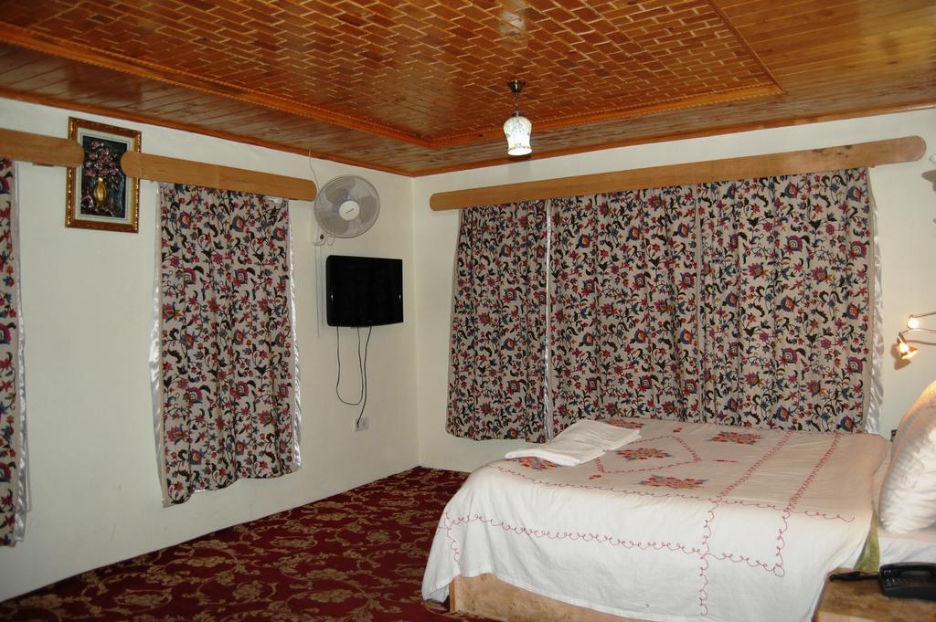Hotel Paradise Inn Pahalgam Ngoại thất bức ảnh