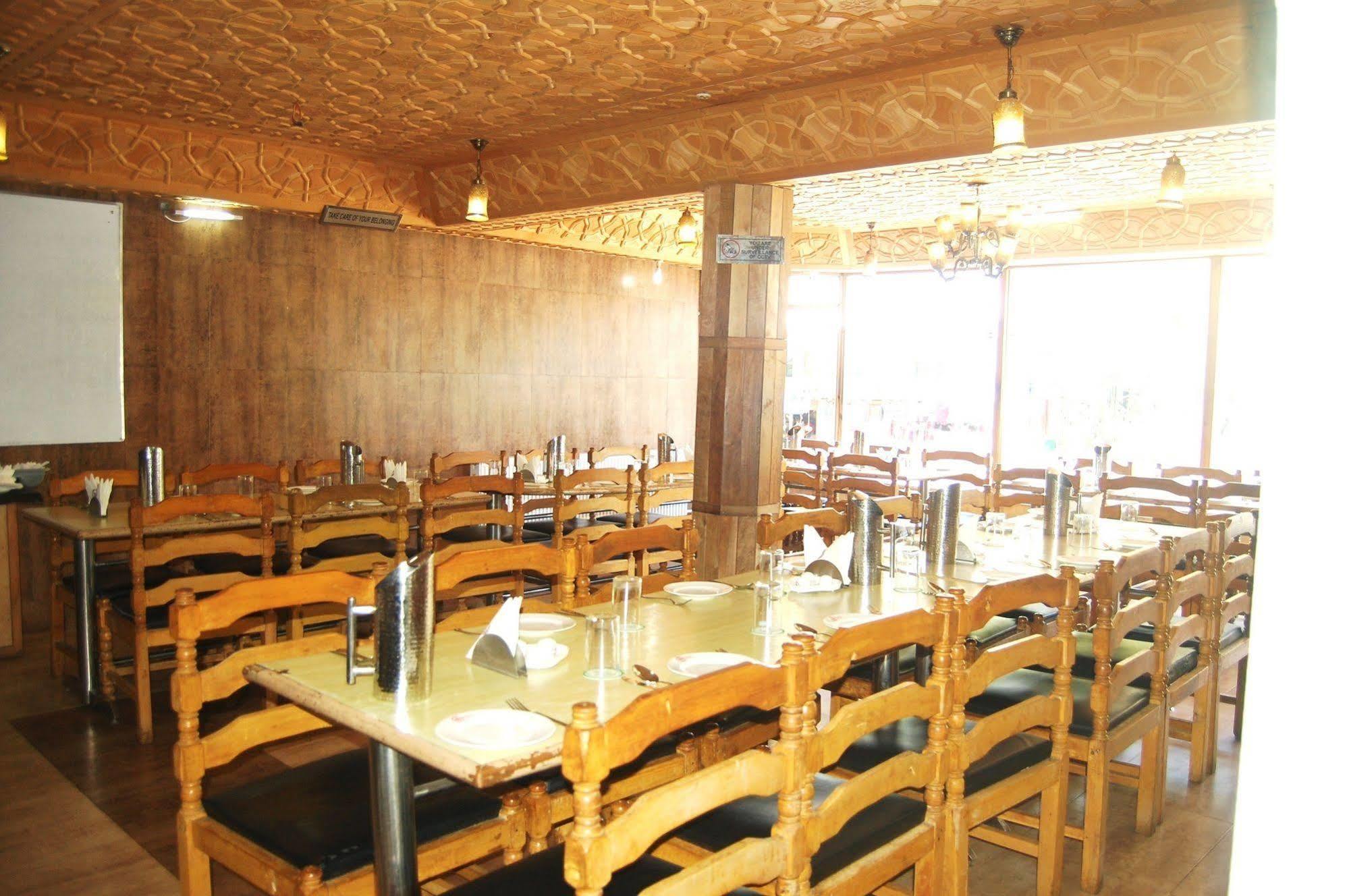 Hotel Paradise Inn Pahalgam Ngoại thất bức ảnh