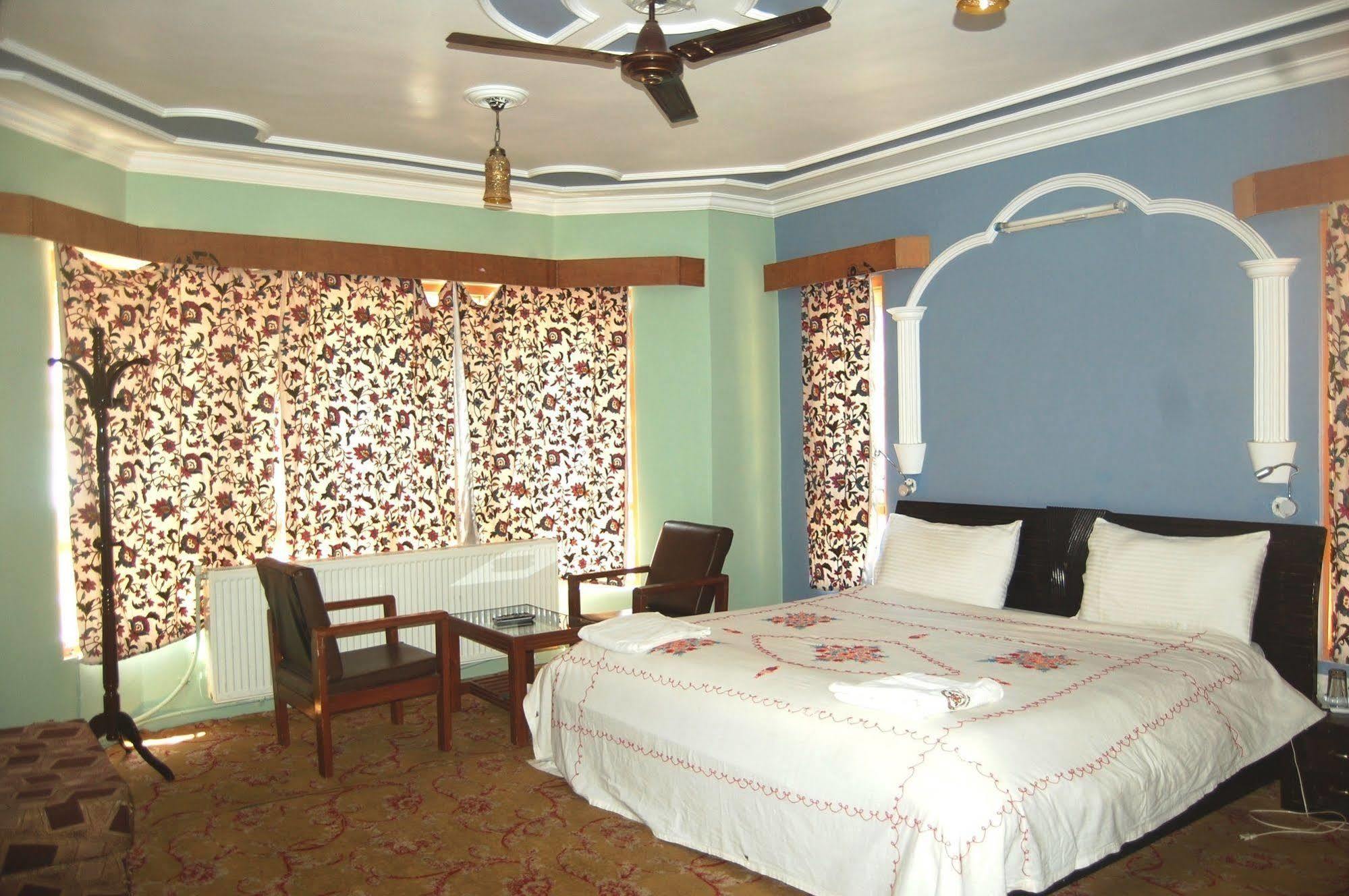 Hotel Paradise Inn Pahalgam Ngoại thất bức ảnh