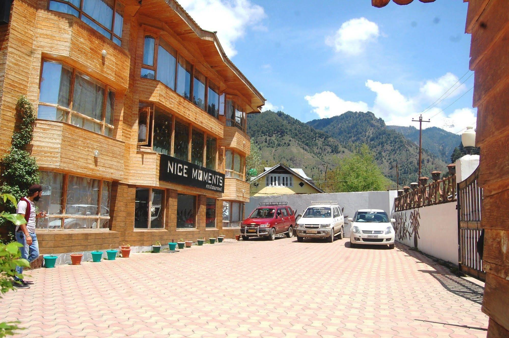 Hotel Paradise Inn Pahalgam Ngoại thất bức ảnh