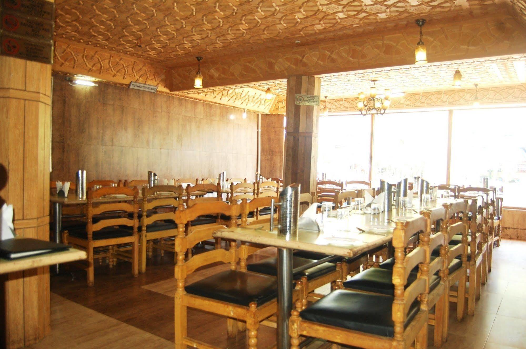 Hotel Paradise Inn Pahalgam Ngoại thất bức ảnh