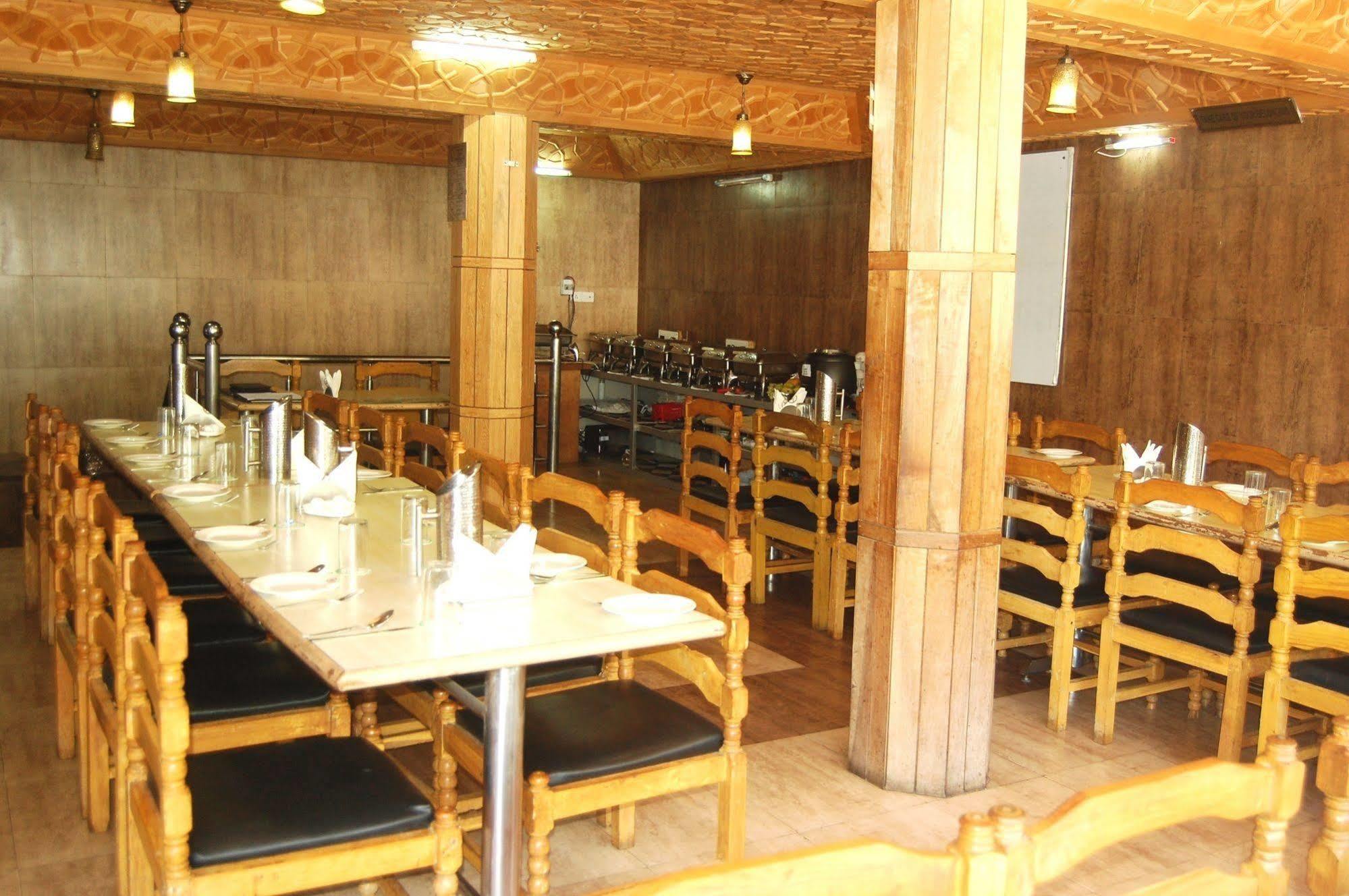 Hotel Paradise Inn Pahalgam Ngoại thất bức ảnh